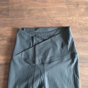 Paragon Crossover Leggings